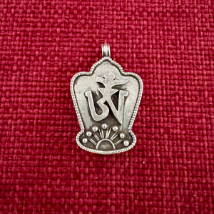 3.3cm silver locket in shrine box shape with Tibetan Om symbol embossed on the front 