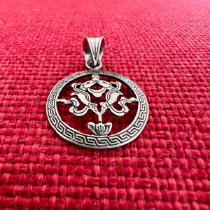 2cm silver pendant with Buddhist Auspicious Fishes symbol